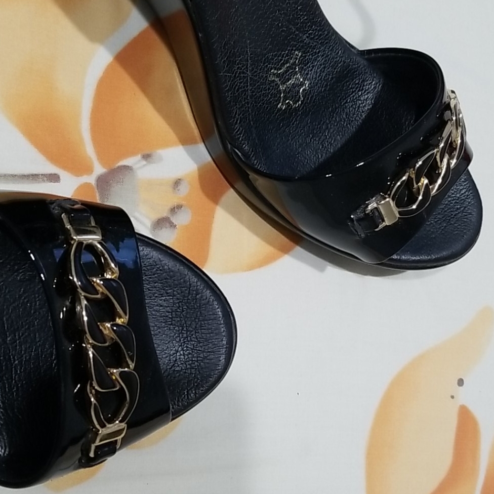 Us 8 - Sandals - Picture 5 of 7